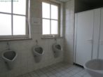 Gewerbefläche mit Genehmigung für 6 Apartments im Herzen von Bobingen - WC Herren